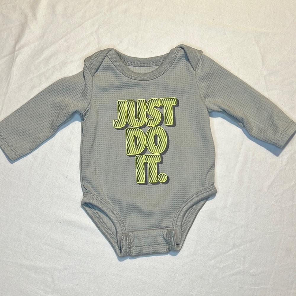 NIKE one-piece - size newborn